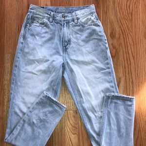 American Eagle Mom Jeans